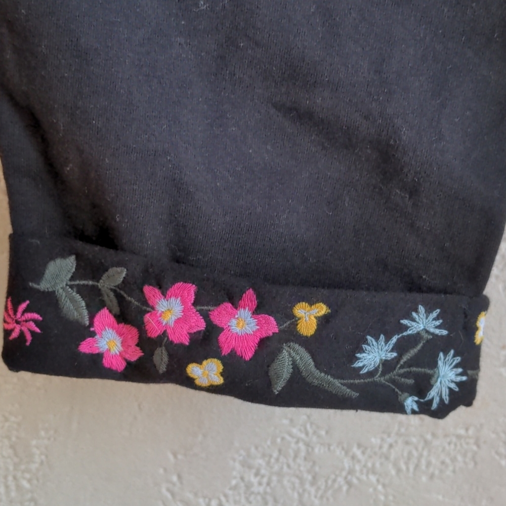 🌻🌹🌷🌺 TORRID 3 Leggings floral embroidered cuff